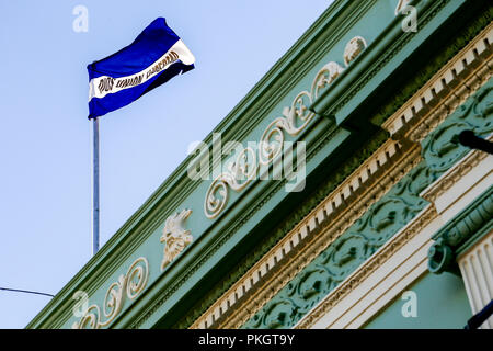 Battenti bandiera di El Salvador Foto Stock