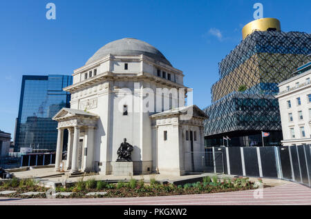 La Sala della memoria in Centenary Square, Birmingham aperto nel 1925 e si erge come un memoriale per le persone che hanno perso la vita nelle 2 guerre mondiali Foto Stock