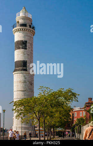 Faro sull isola di Murano, Venezia, Italia. Foto Stock