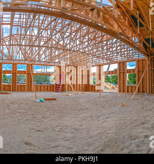 In costruzione edificio impalcatura di legno Foto Stock