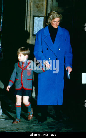 Londra, Regno Unito. La principessa Diana e il principe William, circa 1987. Sottotitoli per il 20 aprile 2011. Ref: LMK11-28015-200411 Landmark/MediaPunch Foto Stock