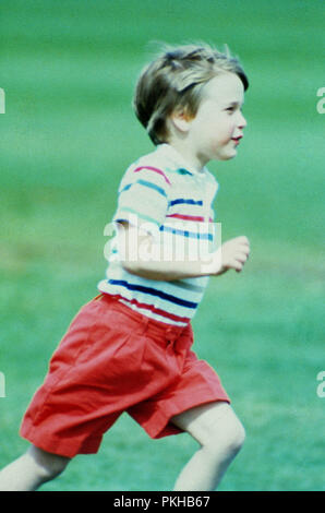 Londra, Regno Unito. Il principe William come un bambino. Circa 1985. Sottotitoli per il XXI Aprile 2011. Ref: LMK11-28034-210411 Landmark/MediaPunch Foto Stock