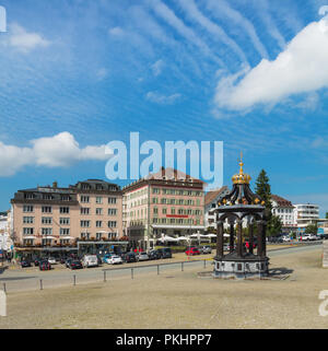 Einsiedeln, Svizzera - 7 Settembre 2015: vista della città di Einsiedeln dalla piazza di fronte all'ingresso della Abbazia di Einsiedeln. Einsiedeln ho Foto Stock