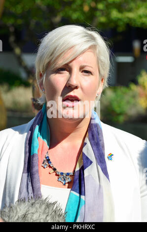 Hannah Bardell MP (SNP: Livingston - SNP portavoce per Small Business, Enterprise e innovazione) su College Green, Westminster, London. Septemer 2 Foto Stock