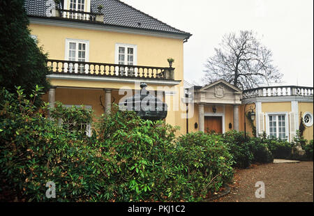 Familiensitz der Bismarcks Schloss Friedrichsruh nahe Amburgo, Deutschland 2006. Residenza di famiglia di Bismarck Schloss Friedrichsruh vicino ad Amburgo, Germania 2006. Foto Stock