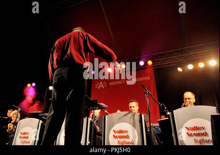 La Valle Sound Big Band eseguendo sulla liberazione festeggiamenti in Anversa (Belgio, 05/09/2008) Foto Stock