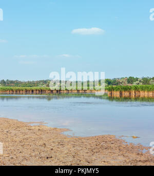 Estate Pryschukove lago blu del paesaggio (Regione di Kherson, Ucraina). Foto Stock