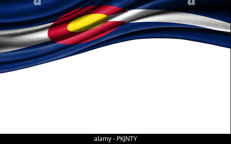 Flag DA STATI UNITI D'AMERICA su tessuto Stato del Colorado , con copyspace per il testo o le immagini,isolati su sfondo bianco. Close up, svolazzanti sottovento. Foto Stock