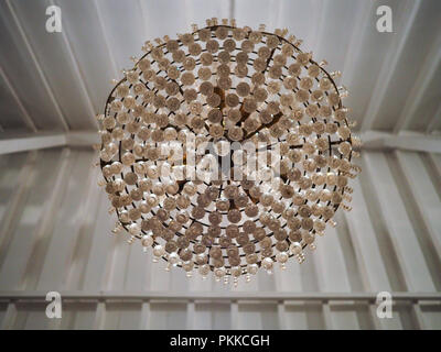 Chandalier antichi in stile Giavanese soffitto Foto Stock