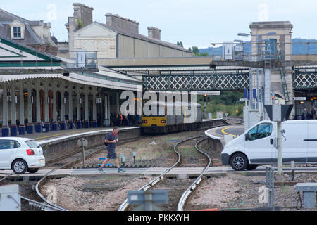 Red Cow passaggio a livello, Exeter St Davids station ,Devon, Regno Unito Foto Stock