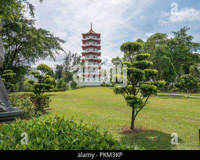 Sette piani pagoda alla Cinese e il giardino giapponese in Singapore Foto Stock