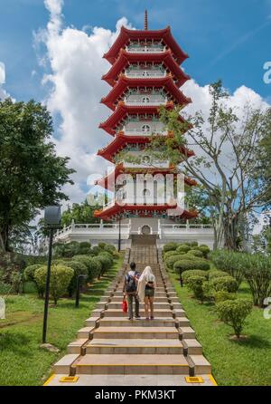 Sette piani pagoda alla Cinese e il giardino giapponese in Singapore Foto Stock