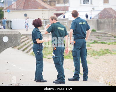 Sheerness, Kent, Regno Unito. Xiv Sep, 2018. Il Kent Air Ambulance sbarcati sulla spiaggia di Sheerness alle ore 14.30 di questo pomeriggio per assistere due ambulanze che frequentano un incidente di James Street, Sheerness. La Air Ambulance partì a 3pm, con la vittima prese a Medway Maritime hospital da strada. Credito: James Bell/Alamy Live News Foto Stock