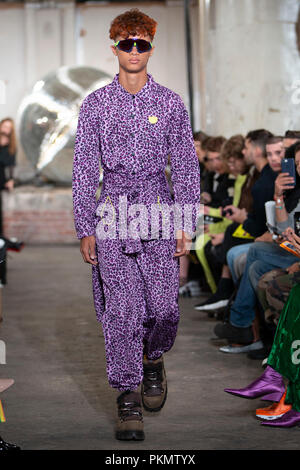 Londra, Regno Unito. . Xiv Sep, 2018. Nicopanda Parade presso la London Fashion Week Settembre 2018 tenutasi al Covent Garden di Londra, Inghilterra. Credito: Richard Callis/FotoArena/Alamy Live News Foto Stock