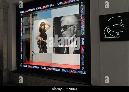 14 settembre 2018, il Land della Baviera, Monaco: 14 settembre 2018, Germania, Monaco di Baviera: vetrina dal recentemente aperto Karl Lagerfeld Store in Maffeistrasse. Foto: Ursula Düren/dpa Foto Stock