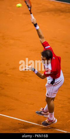 Kraljevo, Serbia. Dusan Lajovic (SRB) serve Credito: Nikola Krstic/Alamy Live News Foto Stock