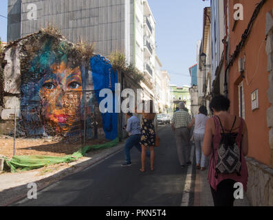 Ferrol - Spagna, 2 settembre, 2018 Arte di strada Meninas di Canido Foto Stock