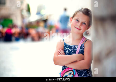 Ritratto di giovane ragazza in vacanza in Croazia Foto Stock