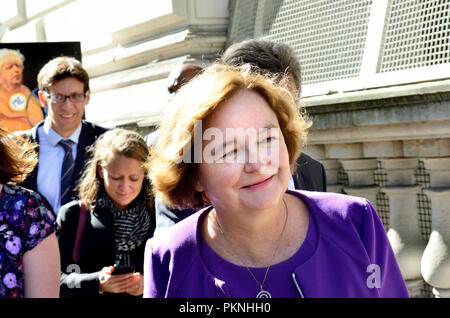 Nathalie Loiseau, ministro francese per gli affari europei, entrando a Downing Street durante un 3 ore di riunione di gabinetto per discutere Brexit - XIII SETT 2018, Lo Foto Stock