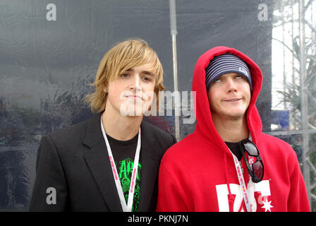 Tom Fletcher e Dougie Poynter di pop band McFly presso il Red Bull Air Race di Londra. Il gruppo britannico Foto Stock