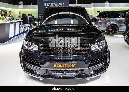 Francoforte, Germania - Sep 13, 2013: Startech Land Rover Range Rover ha presentato al salone di Francoforte IAA Motor Show. Foto Stock