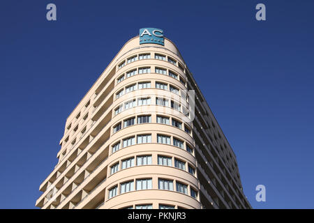 MALAGA - 11 ottobre: AC Hotels hotel il 11 ottobre 2010 a Malaga, Spagna. Secondo l'Hotel 325 hotel annuale classifica, AC Hotels è undicesimo più grande centro termale Foto Stock