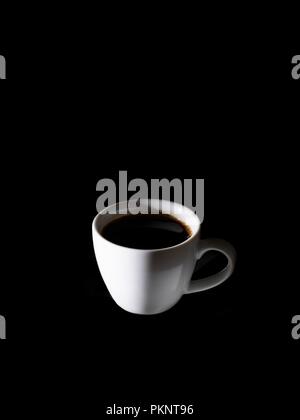 Nero caffè in tazza di caffè. Foto Stock