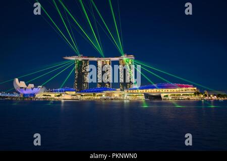 Foto del laser show a Singapore la baia di Marina Foto Stock