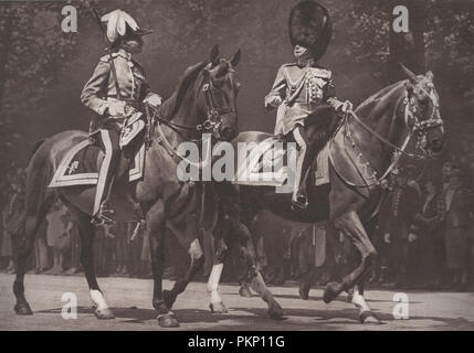 Edward l'ottava a cavallo indossando uniforme militare al trooping la cerimonia di colore nel 1936 dopo il tentato assasination tentativo da parte di George McMahon. McMahon aka Jerome Bannigan è stato arrestato dalla polizia il Constitution Hill durante il trooping il colore cerimonia tenutasi il 16 luglio 1936 in cui egli ha richiamato un revolver e si gettò al re come Edward VIII rode passato. McMahon è stato condannato a dodici mesi di reclusione e il duro lavoro del 14 settembre 1936. Egli ha detto che stava protestando il fallimento delle autorità per rispondere a McMahon le relazioni di un complotto per uccidere il re Foto Stock