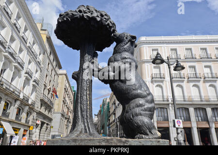 Statua di Orso e corbezzolo. Plaza Mayor, Madrid, Spagna Foto Stock