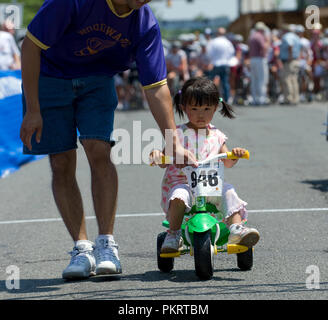 La kids race presso la Air Force cycling classic Clarendon Cup il 12 maggio 2010, in Arlington, Virginia. Foto Stock