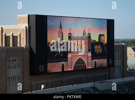 South Bend, Indiana, Stati Uniti d'America. Xv Sep, 2018. Una vista generale della scheda video prima di NCAA Football azione di gioco tra il Vanderbilt Commodores e la Cattedrale di Notre Dame Fighting Irish di Notre Dame Stadium di South Bend, Indiana. John Mersits/CSM/Alamy Live News Foto Stock