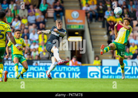 Carrow Road, Norfolk, Regno Unito. Il 15 settembre 2018. Sky Bet campionato EFL Norwich City v Middlesbrough ; Middlesborough's Aden Flint ha un colpo all'obiettivo. Solo uso editoriale nessun uso non autorizzato di audio, video, dati, calendari, club/campionato loghi o 'live' servizi. Nessun uso in scommesse, giochi o un singolo giocatore/club/league pubblicazioni e tutti English Football League immagini sono soggette a licenza DataCo Credito: News immagini /Alamy Live News Foto Stock