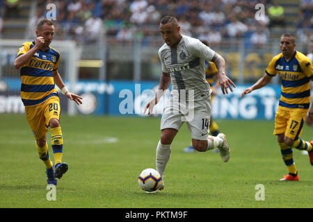 Milano, Italia. 15 Settembre, 2018. Radja Nainggolan di FC Internazionale in azione durante la Serie A match tra FC Internazionale e Parma Calcio. Credito: Marco Canoniero/Alamy Live News Foto Stock