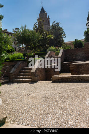 Granada, Spagna - 23 Giugno 2017: Chiesa di S. Maria dell'Alhambra (Chiesa di Santa Maria de la Alhambra) all'Alhambra Palace complesso in Granada, Andal Foto Stock