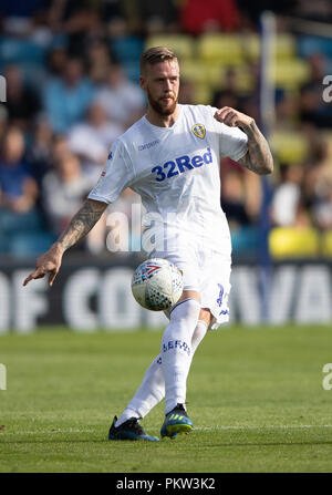 Pontus Jansson di Leeds United durante la partita del campionato Sky Bet al New Den, Londra. PREMERE ASSOCIAZIONE foto. Data immagine: Sabato 15 settembre 2018. Guarda la storia di PA CALCIO Millwall. Il credito fotografico dovrebbe essere: Ian Walton/PA Wire. RESTRIZIONI: Nessun utilizzo con audio, video, dati, elenchi di apparecchi, logo di club/campionato o servizi "live" non autorizzati. L'uso in-match online è limitato a 120 immagini, senza emulazione video. Nessun utilizzo nelle scommesse, nei giochi o nelle pubblicazioni di singoli club/campionati/giocatori. Foto Stock