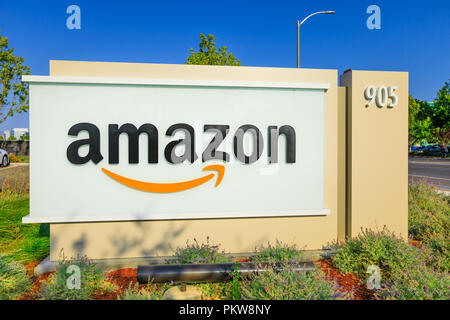 Sunnyvale, California, Stati Uniti d'America - 13 agosto 2018: closeup di Amazon segno in modo Enterprise, il Grande campus di Amazon a Sunnyvale, Silicon Valley. Amazon è leader nel commercio elettronico. Foto Stock