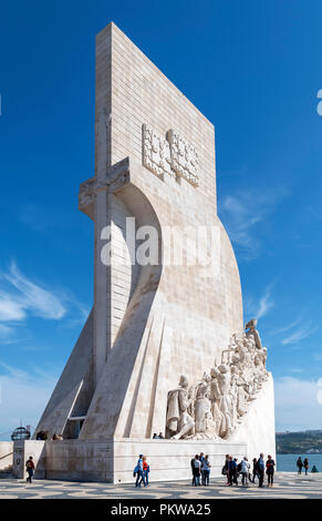 Il Monumento delle Scoperte ( Padrao dos Descobrimentos ), quartiere Belem, Lisbona, Portogallo Foto Stock