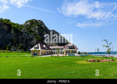 Fortezza di Golubac viaggio ingresso posto sul fiume Danubio in Serbia Foto Stock