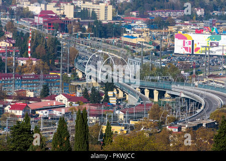 SOCHI, Russia - 18 novembre 2017: vista aerea di Sochi sullo sfondo del mare, Russia Foto Stock