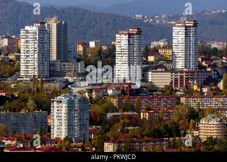 Vista aerea di Sochi sullo sfondo del mare, Russia Foto Stock