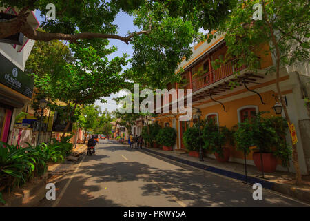 Alliance Francaise Pondicherry - situato in un bel viale alberato avenun Foto Stock