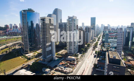 Grandi viali, strade Chucri Dr. Zaidan, Sao Paulo in Brasile, Sud America Foto Stock