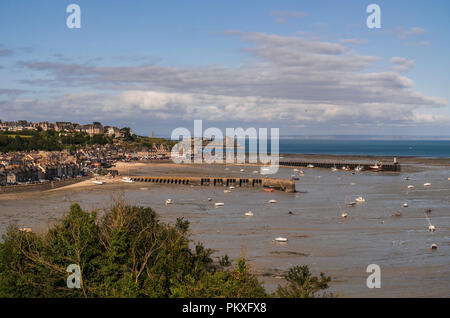 Vista panoramica di Cancale, situato sulla costa dell'Oceano Atlantico Foto Stock