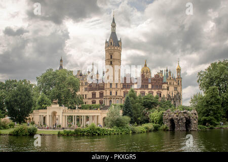 Schwerin è la capitale e la seconda città più grande del nord-est dello stato tedesco di Mecklenburg-Vorpommern. Foto Stock