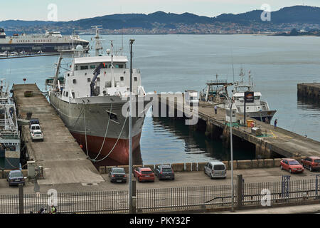 Navi ormeggiata nel porto di Vigo, città sulla costa nord-occidentale della Spagna, Pontevedra, Galizia, Europa Foto Stock