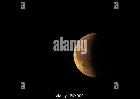 Luna di sangue durante l'eclisse lunare, luna di sangue Foto Stock