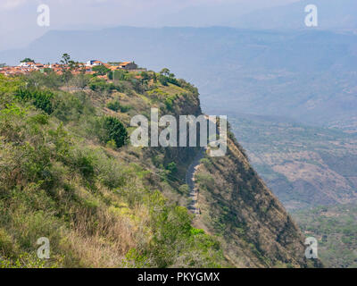 Barichara, Colombia, Santander, skyline del periodo coloniale in edifici storici Foto Stock