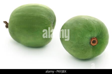 Actinidia arguta conosciuta come baby kiwi in Copenhagen, Danimarca Foto Stock