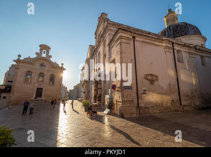 Gravina in Puglia (Italia) - La suggestiva città vecchia in pietra come Matera, in provincia di Bari, Puglia. Qui una vista del centro storico. Foto Stock